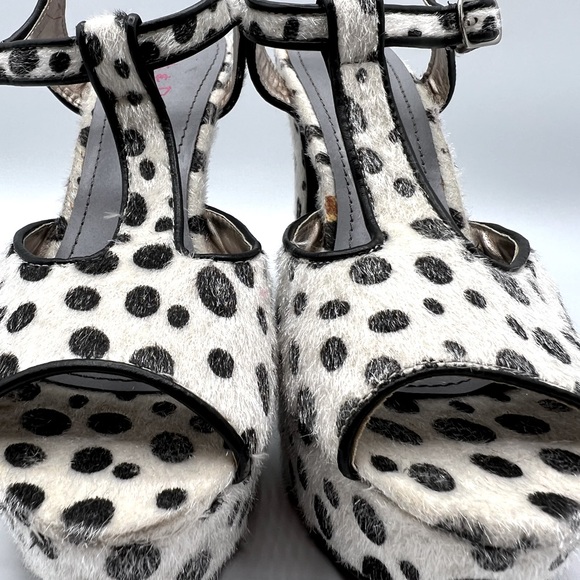 Funky B/w Polka dot platform heels - Picture 8 of 9